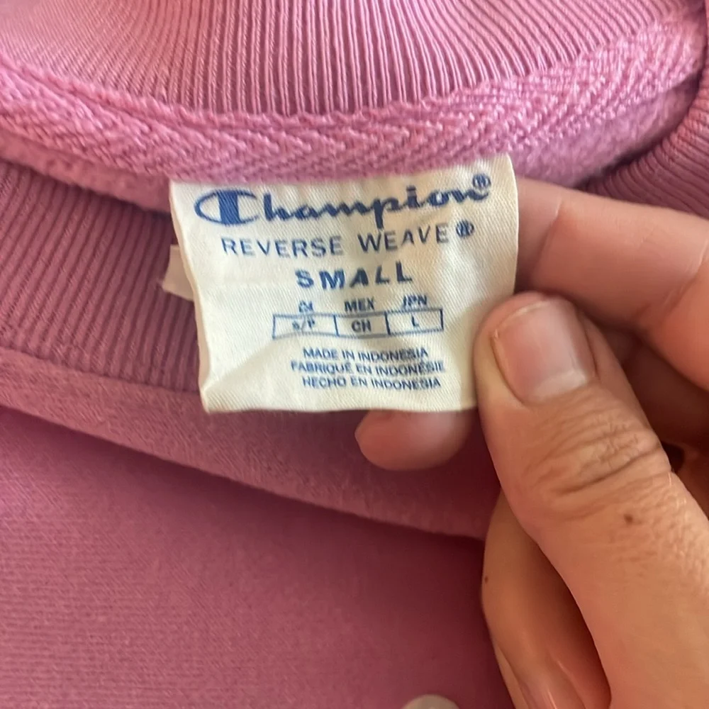 4/$10 Bundle Sale: EUC Champion Pink Crop Top Sweater - Picture 4 of 4